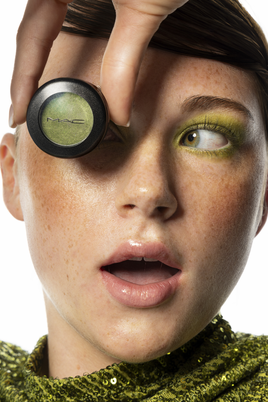 ematanee mac beauty shooting eyeshaddow green